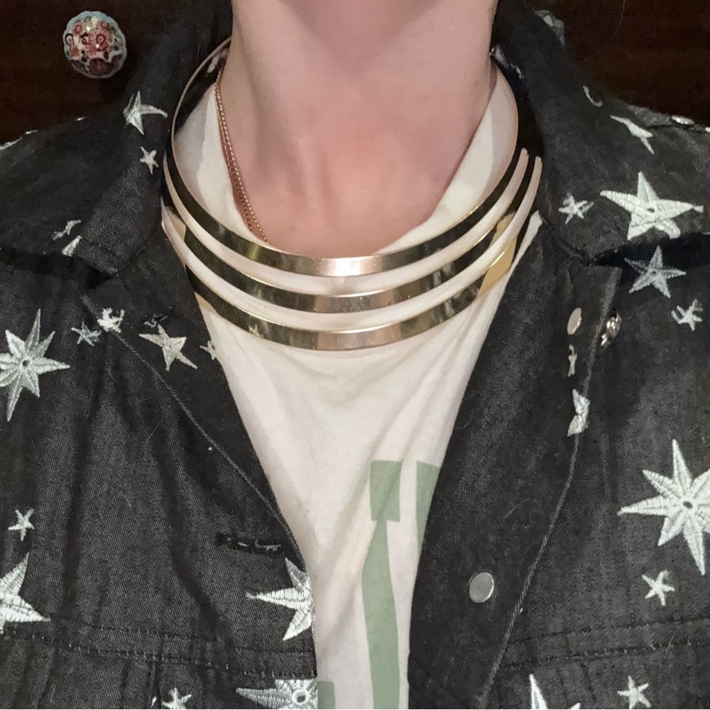 Gold Collar Necklace - Picture 4 of 9